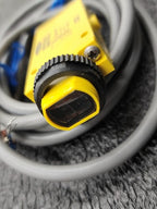 Banner SMU315CV2 Photoelectric Sensor Convergent Visible Red Mini Beam 43mm
