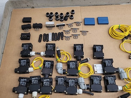 Schmersal AZ 15 ZV Industrial Safety Interlock Switch Lot Cables Brackets AZ15ZV