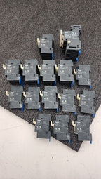 Schneider Electric DF101 DF103 DF143 Lot of 15 Fuse Holders w/ assorted fuses