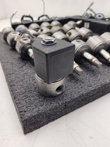 Assorted Lot of 21x Parker Solenoid Valve 24VDC 33245 71215SN2SN00 U2111D