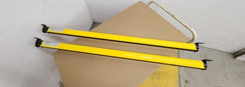 Allen Bradley GuardShield Light Curtain Pair R4K1120YD AB T4K1120YD AA 1120mm