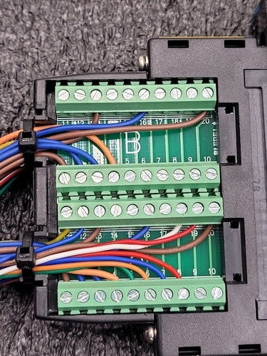 Omron CJ1W-NC433 NC Unit w/ IOLink Terminal Connector Breakout TC-40F