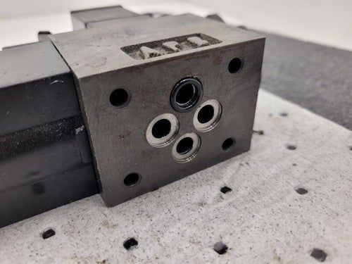 DAIKIN KSO-G02-2BA-30 KS0 AC100V 50/60Hz Solenoid Controlled Hydraulic Valve