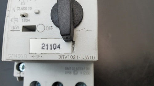SIEMENS SIRIUS 3RV1021-1JA10 Circuit Breaker w/ 3RV1901-1A Auxiliary Contact