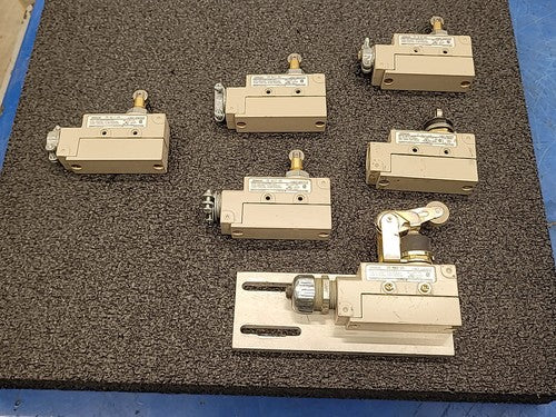 Omron ZE-Q22-2S Industrial Limit Switches 15A Roller Plunger Lot of 6