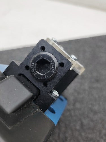 Mannesmann Rexroth 4WE10H40/CW11ON Hydraulic Directional Control Valve 9DA/N