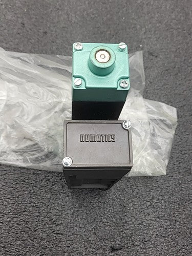 Numatics 253SA4A4 Solenoid Valve 24VDC 6W Pneumatic Directional Control Manifold