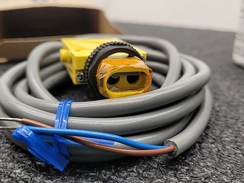 Banner SM2A312F Mini-Beam Fiber Optic Photoelectric Sensor Amplifier