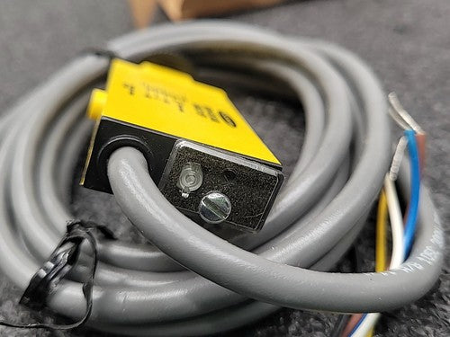 Banner SMU315F Mini-Beam Photoelectric Sensor 24-240VAC/DC Universal Voltage