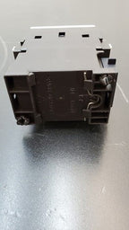 SIEMENS SIRIUS 3RT1024-1B Contactor E05 3 Phase w 3R1921-1DA11 Auxiliary Contact
