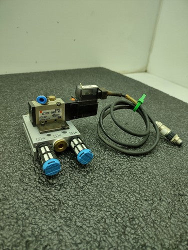 Lot of 2x SMC VZ3123-5MOZ-M5-Q and  2x VZ3123-5MOZ-M5 Pneumatic Valve Blocks