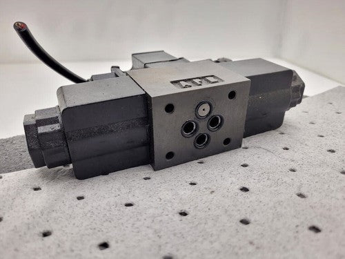 DAIKIN KS0-G02-4CA-30-E Solenoid Controlled Valve AC100V 50/60Hz Working Pull