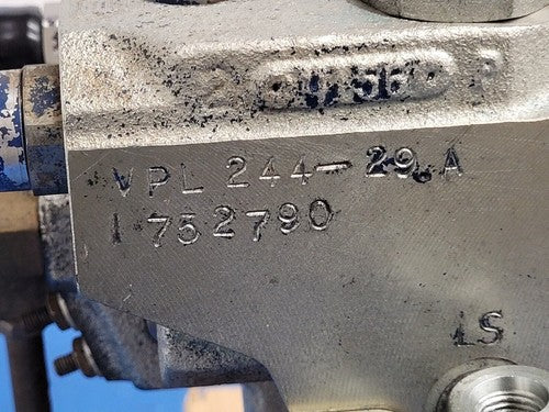 Hydraulic 2-Way 3 Body Control Valve Stack DB5195.800 VPL244-29A