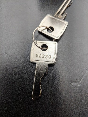 Eaton Cutler Hammer Machine Keyed Switch On Off 22mm E22B2 2 Keys