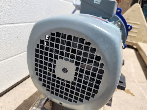 Iwaki MX-402CV6E GFRPP Magnet Drive Pump 1.8kW 230/400V 20-200l/m 19.m Head 60Hz