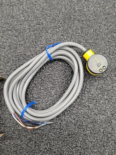 Banner T18SP6FF50 32470 EZ-Beam Photoelectric Sensor Fixed Field PNP 50mm Wired
