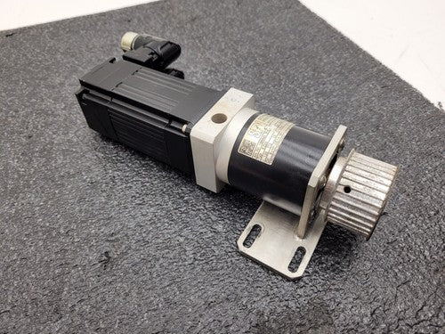 SEW CMP40S/KY/RH1M/SM1 400V 3000RPM Servo Motor 0.5Nm 100:1 SPN 138693 Gearhead