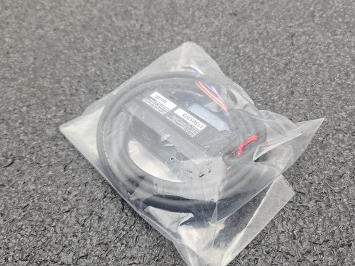 Keyence LV-21A Digital Laser Sensor Amplifier NPN Retro Reflective 17505393