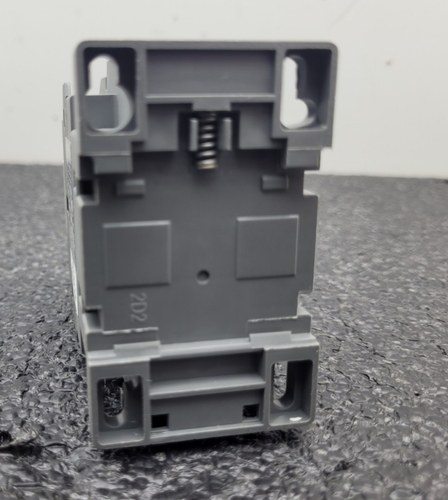 Lot of 14 LS Contacter 690v 22A 12A 9A + MT-32 32A/2H Thermal Overload Relay