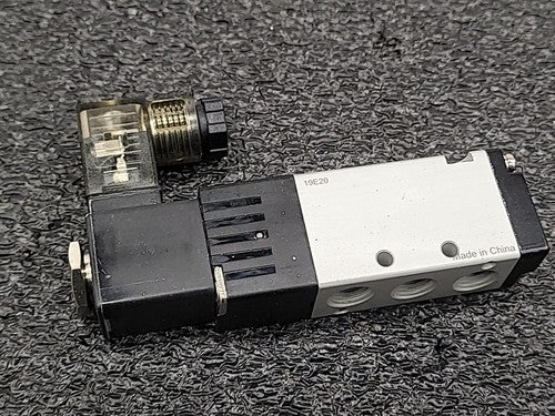 Clippard Maximatic MME-41PES Solenoid Valve 110VAC DIN Coil (19E20)