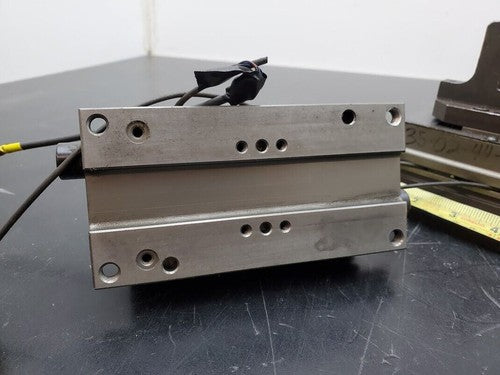 De-Sta-CO DPL-2520-R 2 Jaw Parallel Pneumatic Gripper Spring Close Robohand OHSP