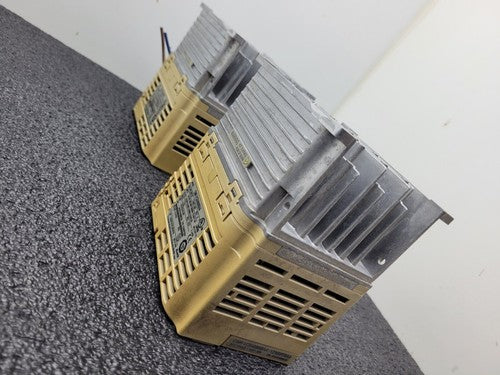 Lot of 2 Yaskawa V1000 200V 1.1 KW 1.4HP CIMR-VCBA0006BAA VFD Motor Drive