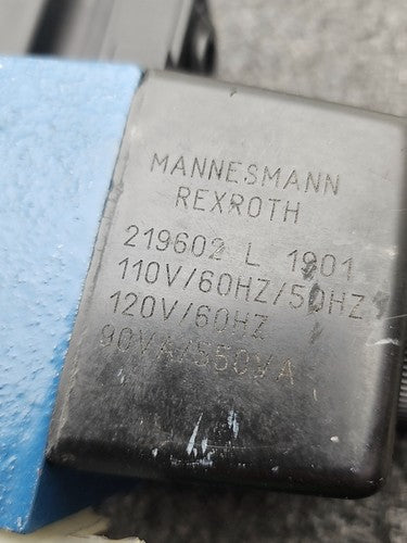 Mannesmann Rexroth 4WE10H40/CW11ON Hydraulic Directional Control Valve 9DA/N