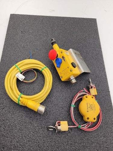 Allen Bradley 440E-L13140 Guardmaster Lifeline 4 Emergency Cable Pull Switch EMO