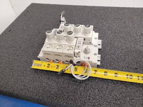 2x SMC DIN Rail Mount Pressure Regulator Blocks 6x regulators ARM11CB0-R00-A1Z
