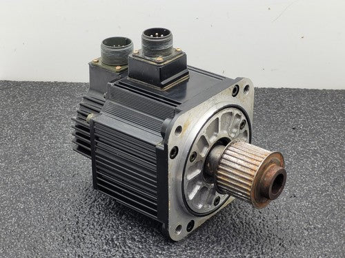 YASKAWA AC SERVO MOTOR SGMG-05V2AB 450W 1500RPM
