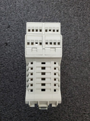 Euchner CES-AR-AES-12, CESARAES12  Safety Unit DIN Rail 4x Safety Relays
