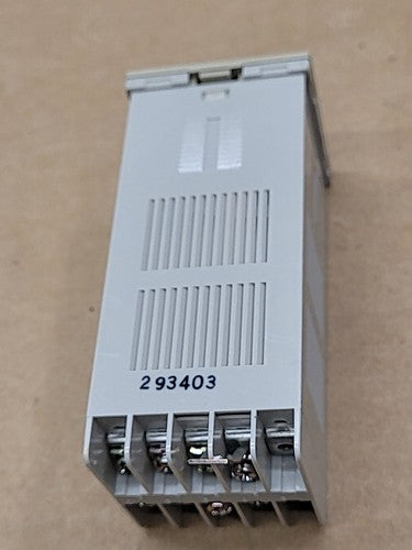 Omron E5CS-R1PX-F Digital Temperature Controller PID Thermostat Lot of 4