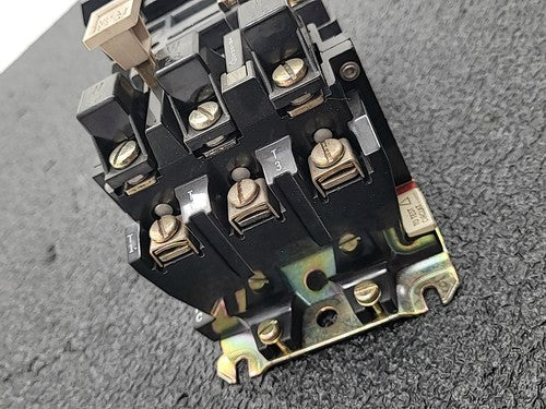 Allen Bradley 509 A0D Contactor 595-A Auxiliary Contact 120V Coil 592-B0W16
