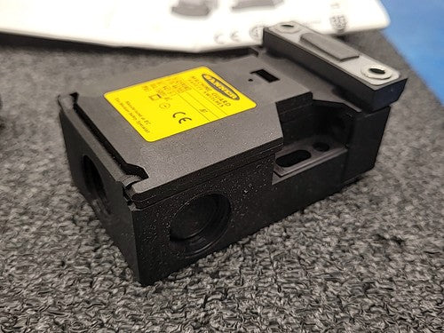 Banner SI-QS90MD 46703 Machine Safety Interlock Switch In-Line