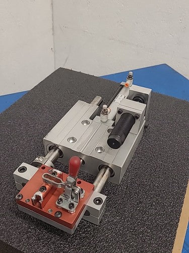 PHD Inc SED24 X 4 Pneumatic Slide Cylinder Actuator Dual Guide Rod 01334029-03