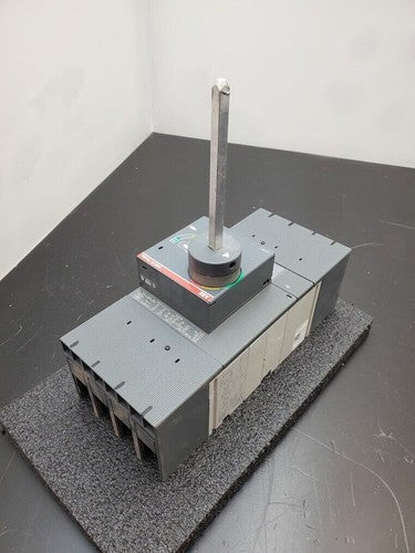 ABB SACE T4L 250 Three-Pole 3 Phase Circuit Breaker Sace Tmax Lever Extension