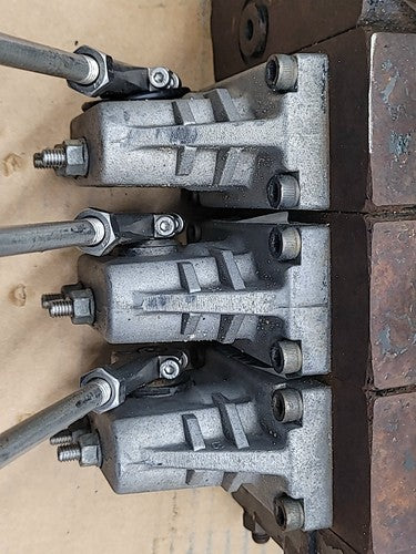Danfoss 11166838 Hydraulic Stack Control 3 Valve Manifold w/ Manual Levers V4