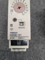 Omron H3DE-S1 Timer Relay Multi Function Time Delay 24-230VAC/DC SPDT Lot of 2