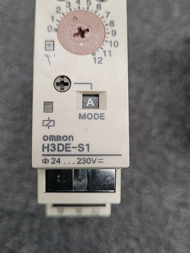Omron H3DE-S1 Timer Relay Multi Function Time Delay 24-230VAC/DC SPDT Lot of 2