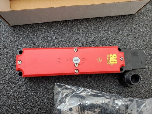 OMRON STI TL4019-40243F2M TL4019-4 24V FLX2 ACT 44534-0650 NEW Safety Interlock