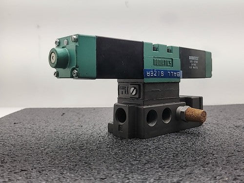 Numatics 153SS4SWBM Solenoid Valve w/ 225-372B Coil 24VDC Pneumatic