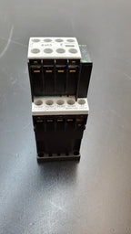 SIEMENS SIRIUS 3RH1140-1BB40 Contactor E05 w/ 3RH1911-1GA31 Auxiliary Contact