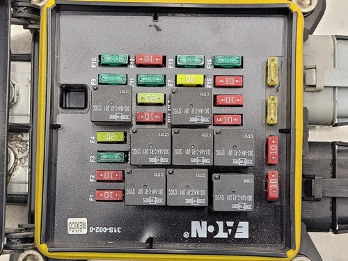 Eaton 31S-002-0 12VDC Power Distribution Module Fuse Relay Holder System F
