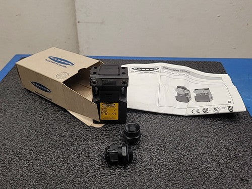 Banner SI-QS90MD 46703 Machine Safety Interlock Switch In-Line