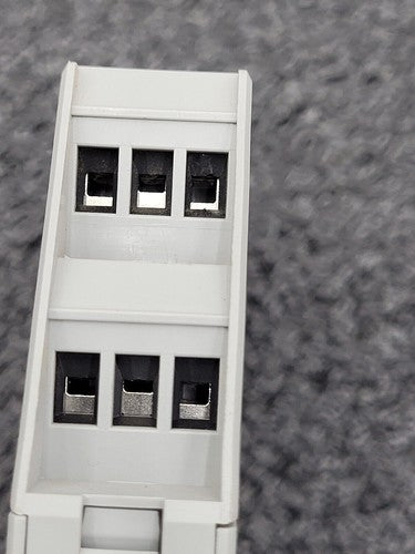 Omron G9SB-2002-C Safety Relay Unit 24 VAC / VDC DIN Rail Mount