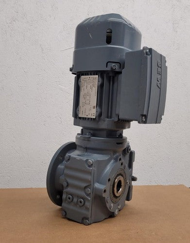 SEW-EURODRIVE SA47/T DRS71S4BE05 Right Angle Gearmotor Thru Shaft 32:1 Ratio