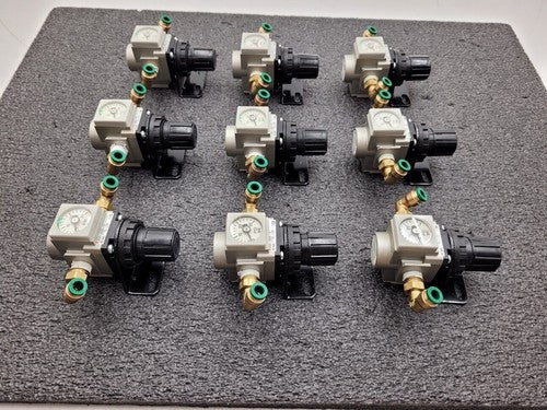 Lot of 9 SMC AR20-N02E-1Z Regulators w/ Mounting Brackets 0-30 PSI 1/4" Fittings
