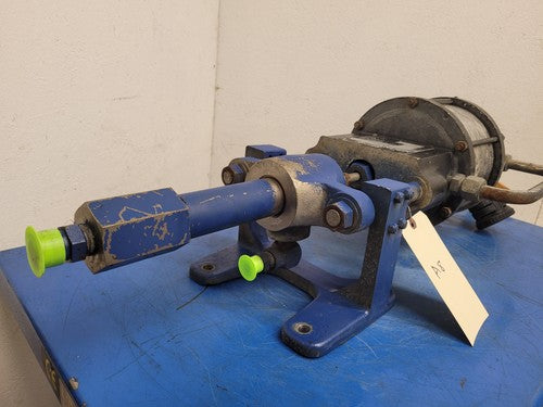 Commander Speeflo 742-140-B Air Driven Grease Pump Pneumatic 60: Ratio A8