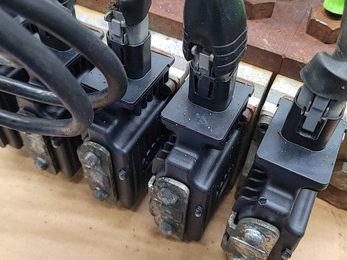 Danfoss Proportional Hydraulic Control 5 Valve Manifold Solenoid Manual Lever V2