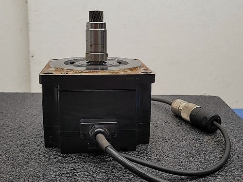 Yaskawa SGMPH-08AAA41D AC Servo Motor Sigma II w/ Cables & Splined Gear